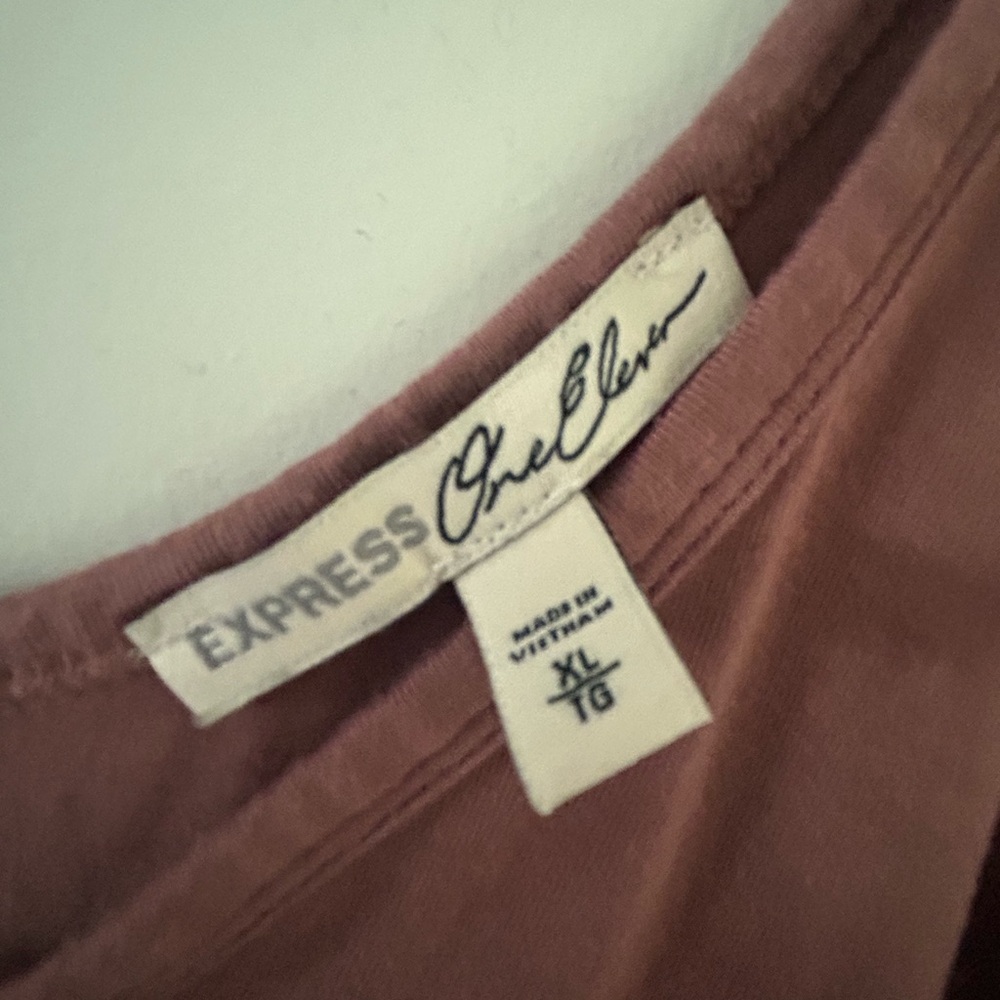NWOT✨ Express Top - Picture 4 of 4